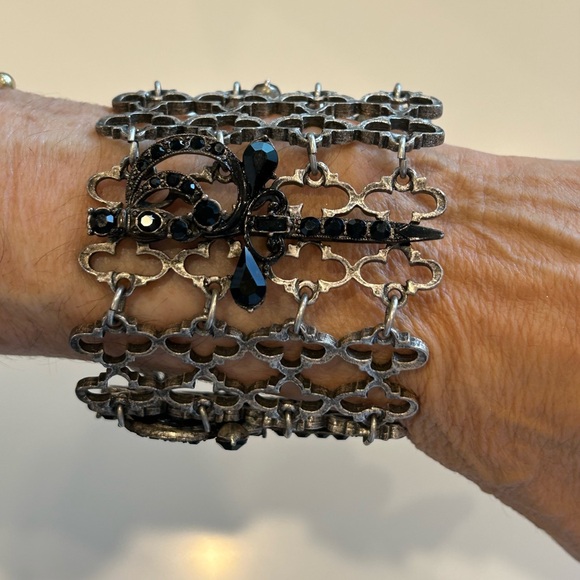 Filigree Metal & Black Crystal Cuff Bracelet - Picture 2 of 9